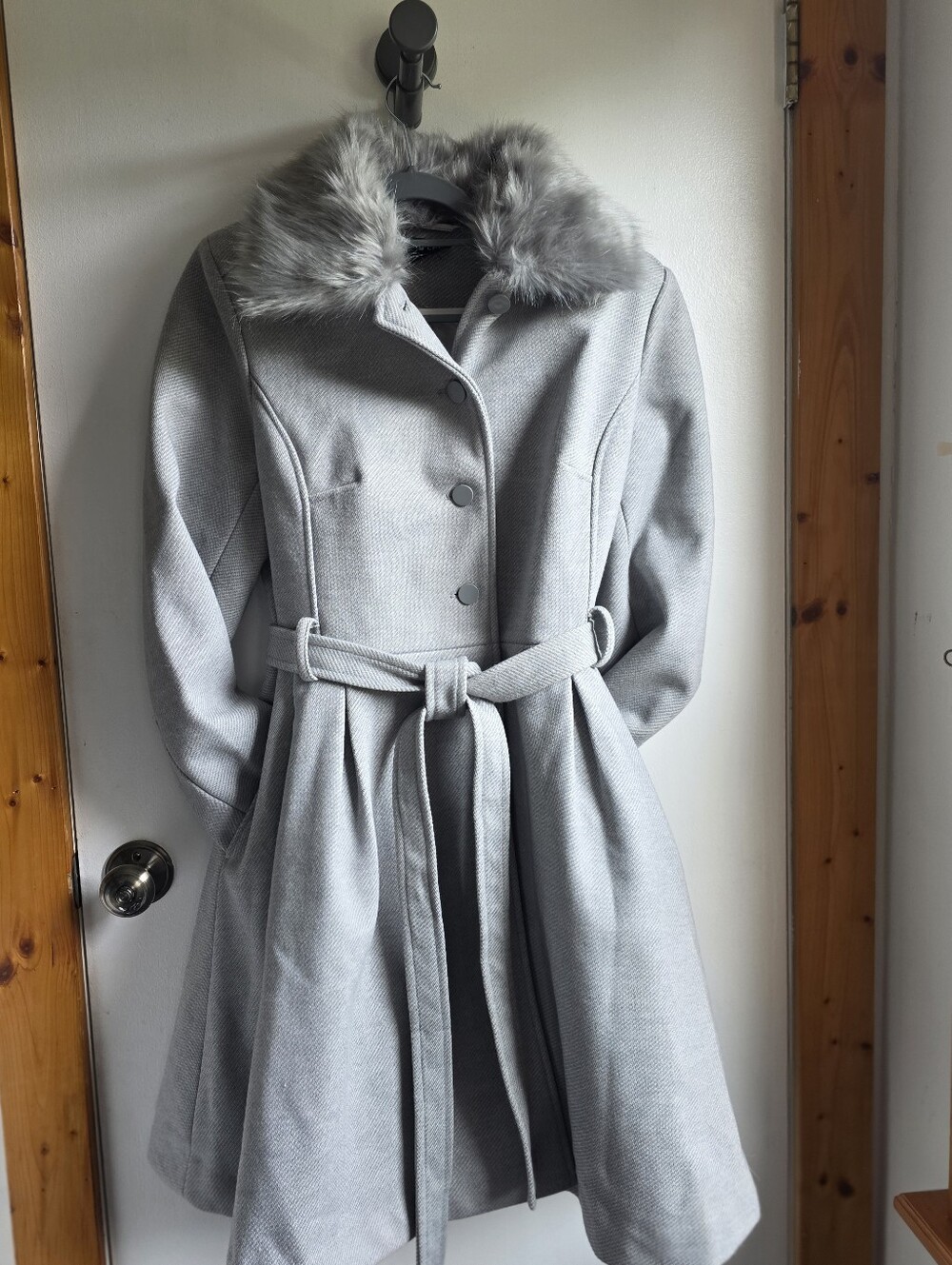 NWOT Citi Chic Women's Gray Belted Wool-Blend Coat with Faux Fur Collar